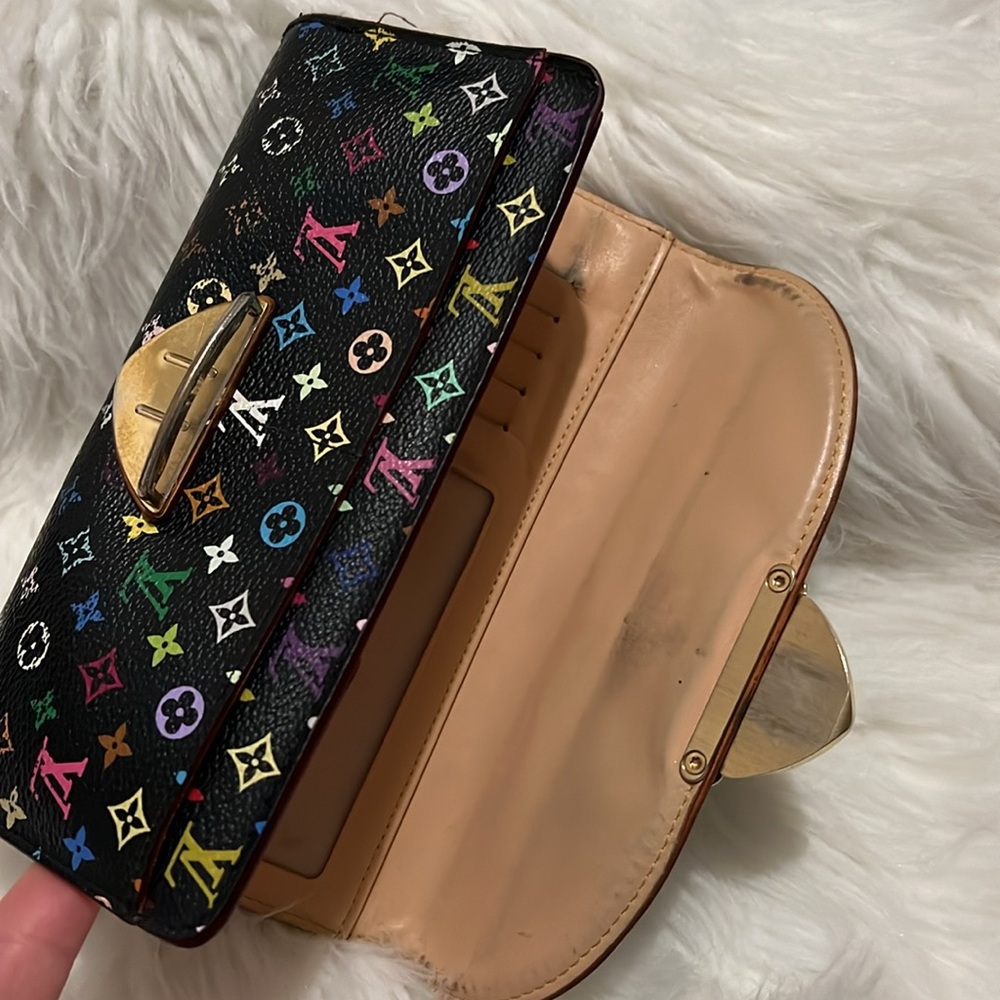 Louis Vuitton wallet, used, but still has a lot of life. 100% authentic. MI0068 - Picture 7 of 16